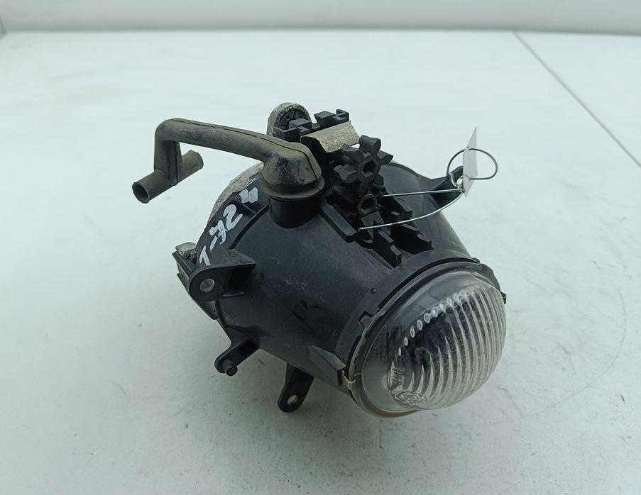 фара противотуманная левая BMW 3 E46 2003, 2.0 л., дизель, МКПП, чёрный, седан, 6080100004