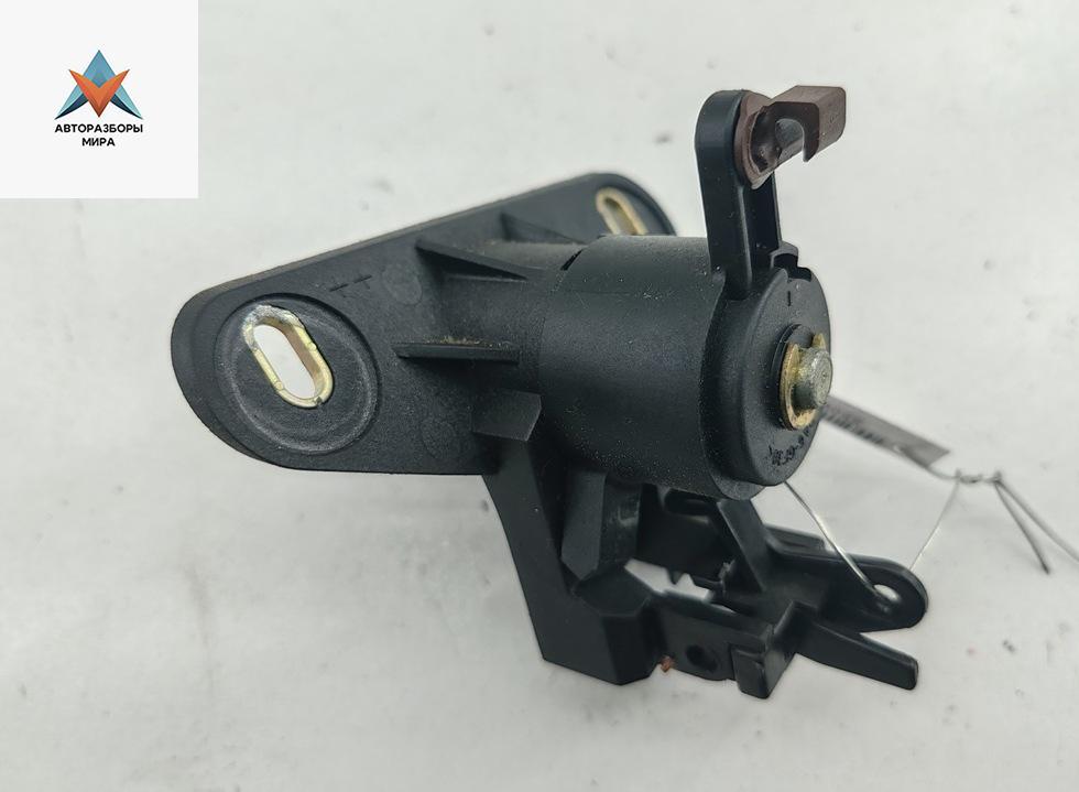 кнопка открытия багажника Opel Zafira 1 поколение (A) 2002, 1.8 л., бензин, МКПП, серый, минивэн - фото №1