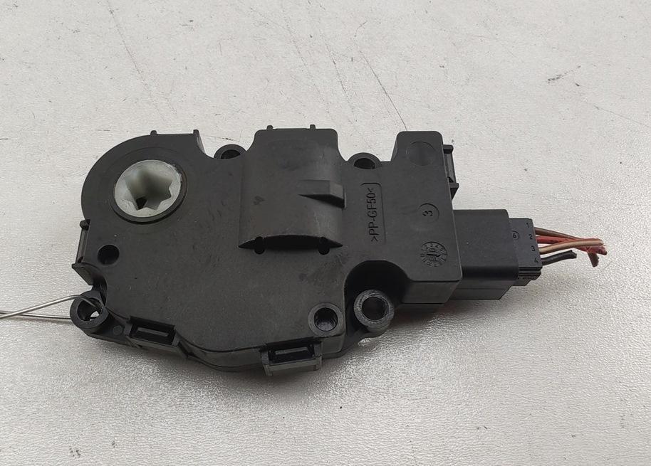 моторчик заслонки печки Mercedes-Benz M-Class ML W164 2005, 3.0 л., дизель, АКПП, чёрный, внедорожник 5 дв., 410475520