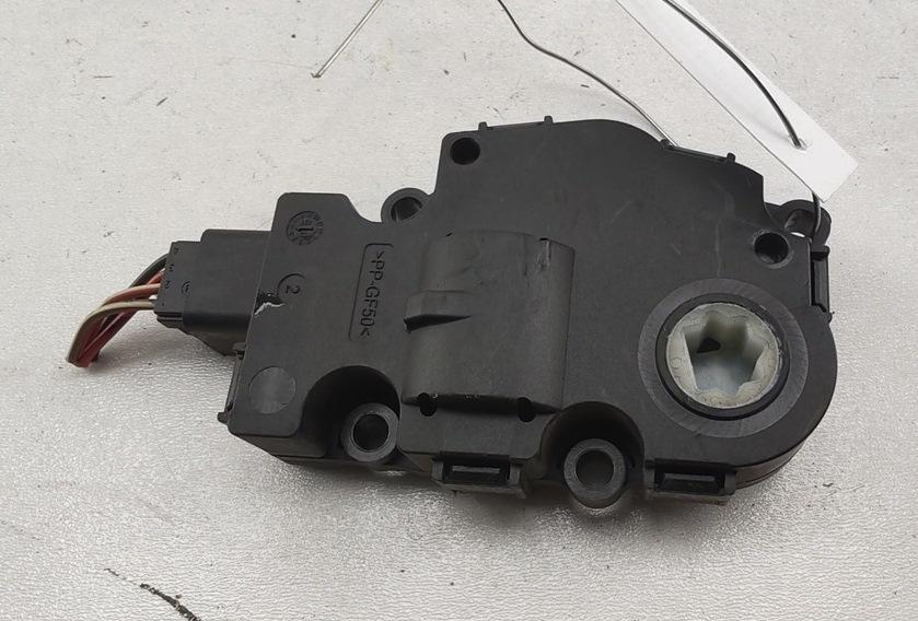 моторчик заслонки печки Mercedes-Benz M-Class ML W164 2005, 3.0 л., дизель, АКПП, чёрный, внедорожник 5 дв., 410475520