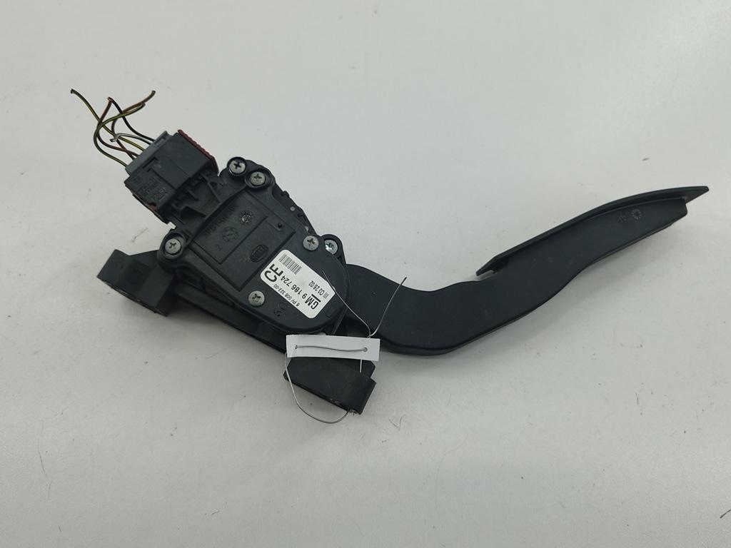 педаль Opel Vectra C 2002, 1.8 л., бензин, МКПП, синий, седан, 9186724