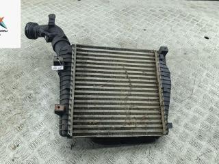 радиатор интеркулера Volkswagen Touareg 1 поколение 2004, 5.0 л., дизель, АКПП, чёрный, внедорожник 5 дв.