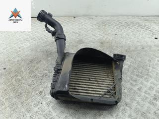 радиатор интеркулера Volkswagen Touareg 1 поколение 2004, 5.0 л., дизель, АКПП, чёрный, внедорожник 5 дв.