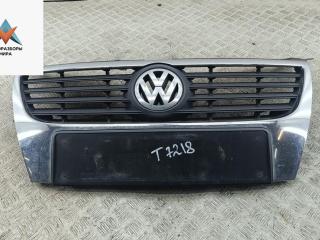 решетка радиатора Volkswagen Passat B6 2006, красный, универсал