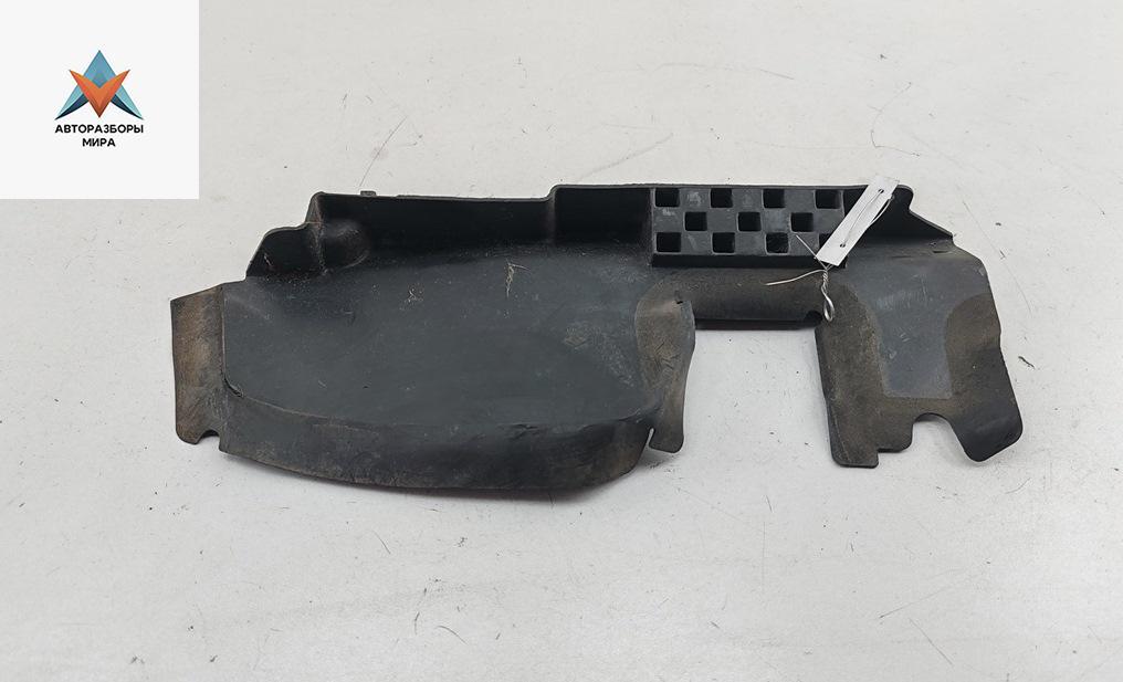 диффузор вентилятора Audi A3 8P 2003, 1.6 л., бензин, МКПП, серый, хетчбэк 3 дв., 8P3121284 - фото №1