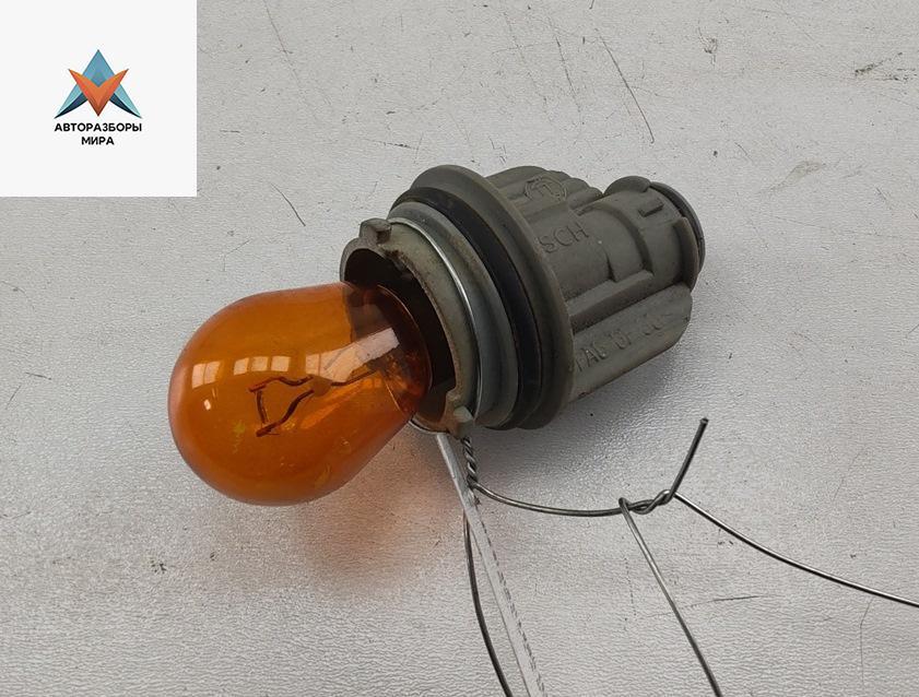 Патрон лампы указателя поворота Audi A4 B5 1995, 1.8 л., бензин, МКПП, зелёный, седан - фото №1