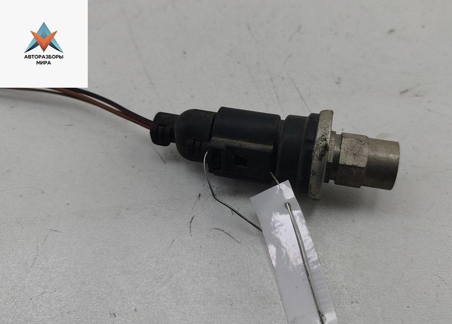 датчик кондиционера Audi A3 8P 2003, 1.6 л., бензин, МКПП, серый, хетчбэк 3 дв., 1J0959126 - фото №1