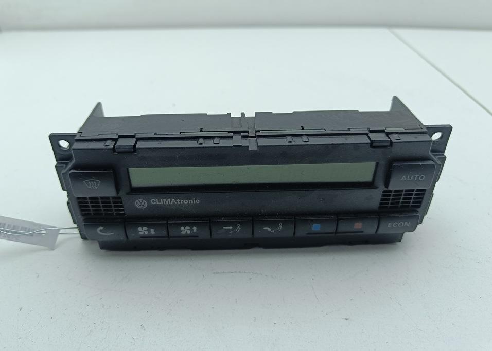 блок управления печки / климат-контроля Volkswagen Passat B5 1999, 1.8 л., бензин, МКПП, зелёный, универсал