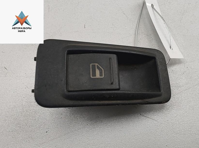 кнопка стеклоподъемника переднего правого Volkswagen Transporter T5 2006, 2.5 л., дизель, МКПП, белый, микроавтобус, 7H5959539 - фото №1