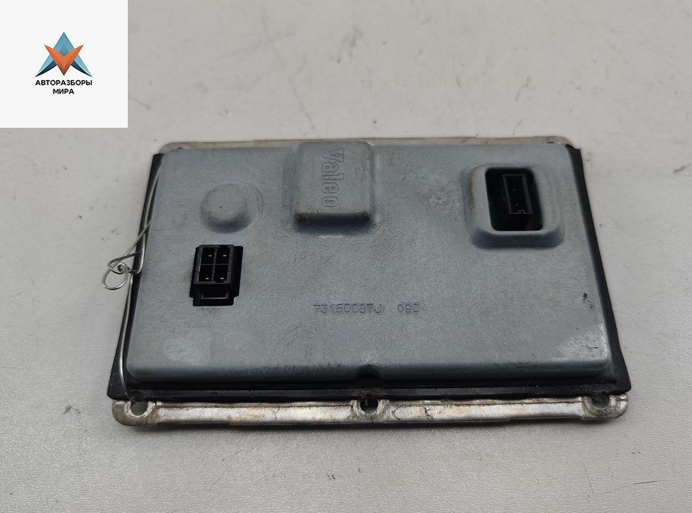 блок розжига ксенона Audi A4 B6 2003, 2.4 л., бензин, АКПП, серый, универсал, 86035113 - фото №1