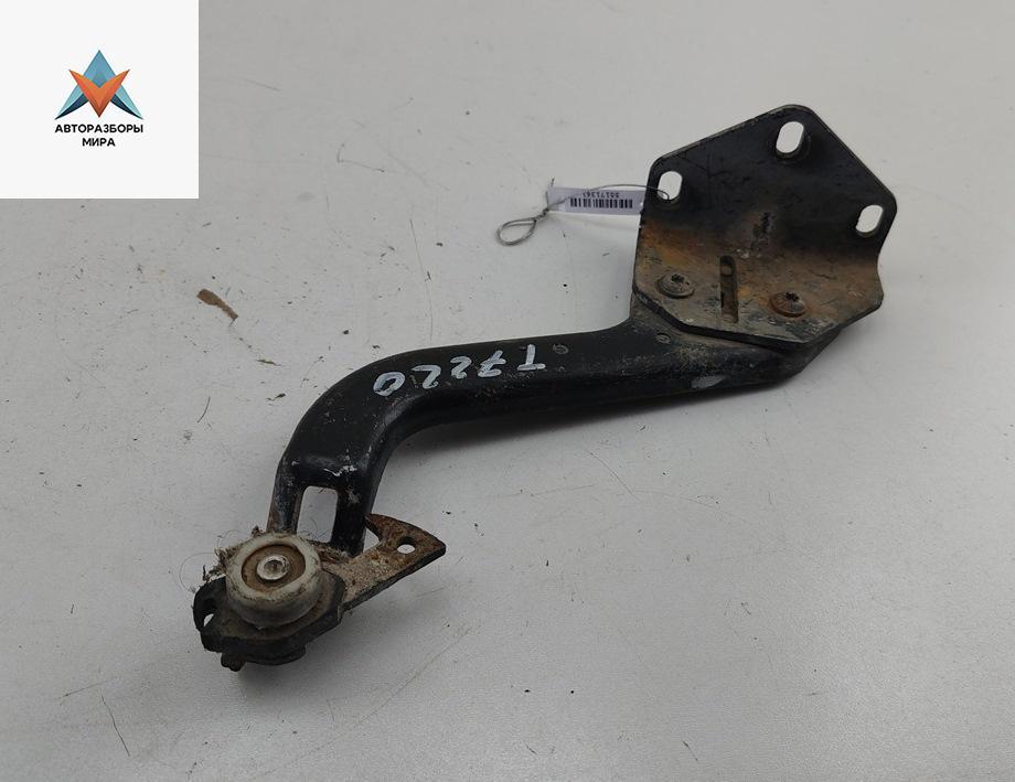 ролик двери сдвижной Volkswagen Crafter 1 поколение 2007, 2.5 л., дизель, МКПП, белый, микроавтобус, 9067600547 - фото №1