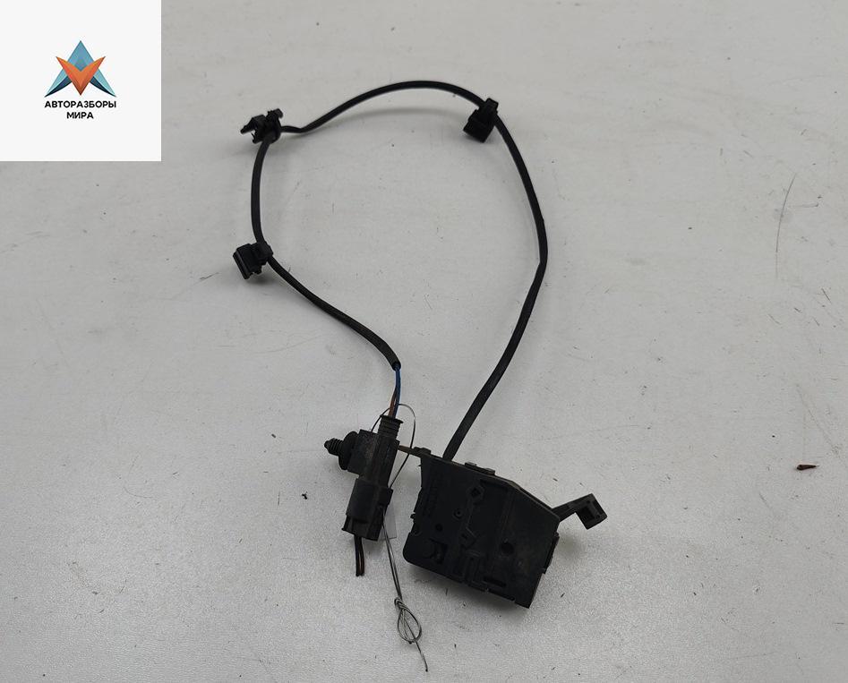 выключатель концевой (концевик) Volkswagen Crafter 1 поколение 2007, 2.5 л., дизель, МКПП, белый, микроавтобус, 9065401345 - фото №1