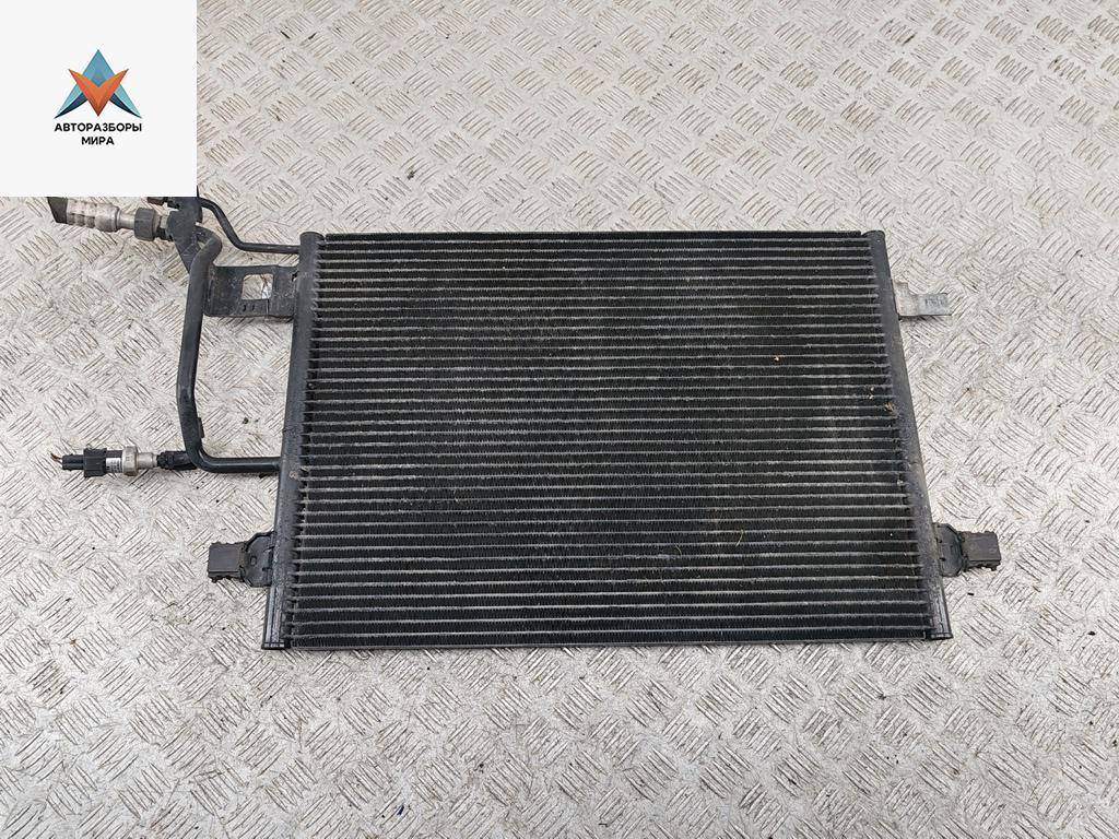 радиатор кондиционера Audi A6 4B/C5 1997, 2.4 л., бензин, МКПП, синий, седан, 4B0260401F - фото №1