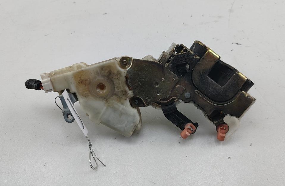 замок двери задней левой Nissan Almera Tino 2003, 2.2 л., дизель, МКПП, синий, минивэн, 82553BM760