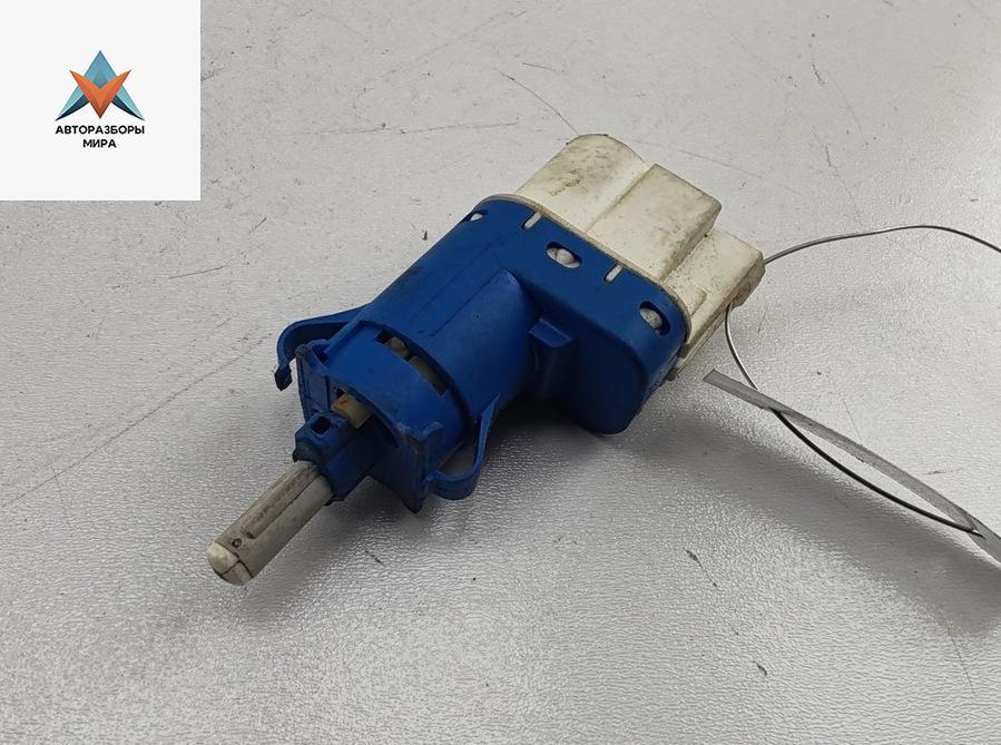 Датчик (включатель) стоп-сигнала Ford Transit 8 поколение 2013, 2.2 л., дизель, МКПП, синий, микроавтобус, AA6T9C872AA - фото №1