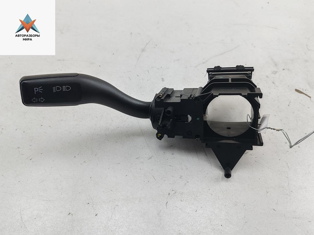 переключатель поворотов Audi A4 B7 2005, 2.5 л., дизель, АКПП, серый, универсал, 4E0953513A - фото №1