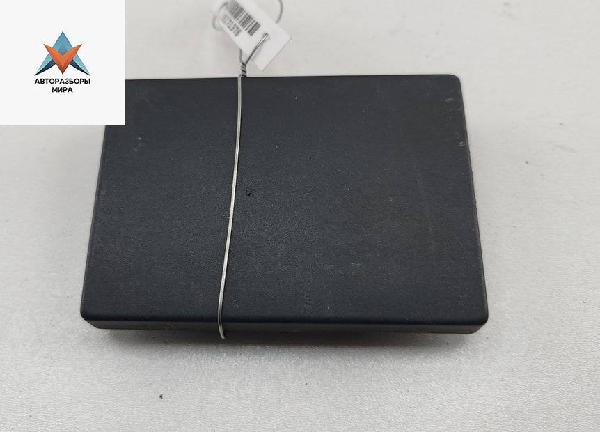 заглушка Volkswagen Transporter T4 1994, 2.4 л., дизель, МКПП, белый, микроавтобус, 701957085 - фото №1