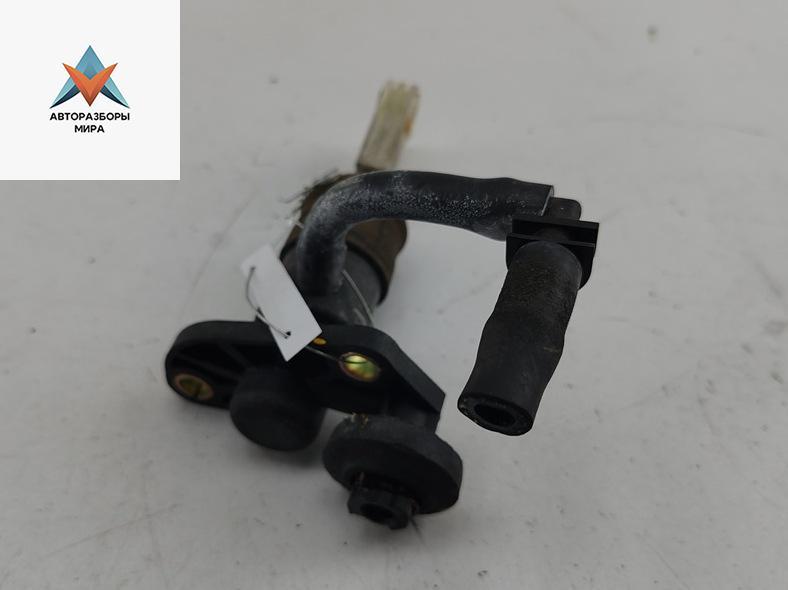 цилиндр сцепления главный Audi A6 4B/C5 1997, 2.4 л., бензин, МКПП, синий, седан, 8E1221401 - фото №1