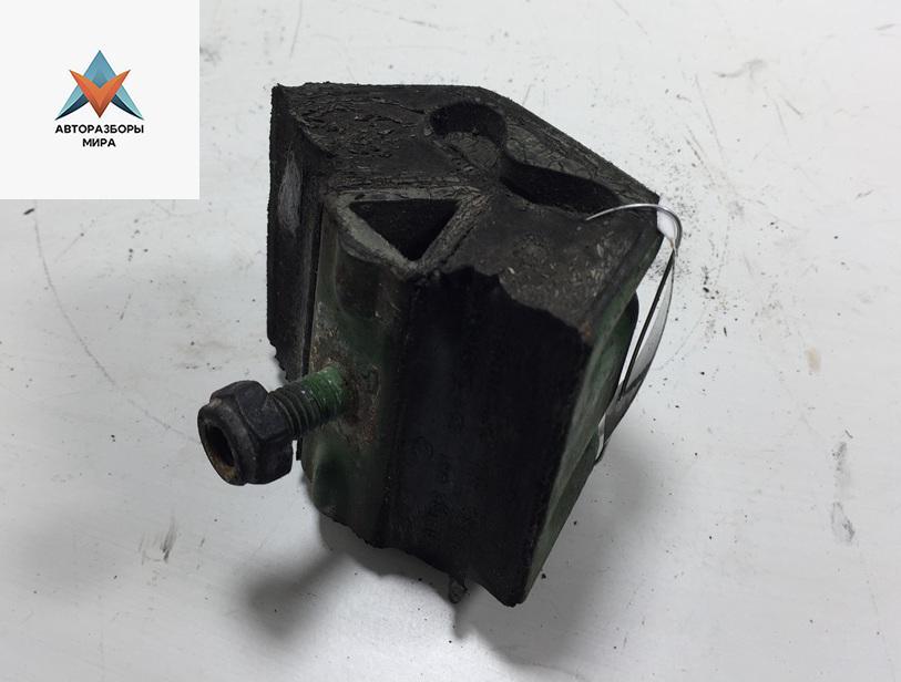 подушка крепления двигателя Audi 80 8A/B3 1989, 1.8 л., бензин, АКПП, синий, седан - фото №1