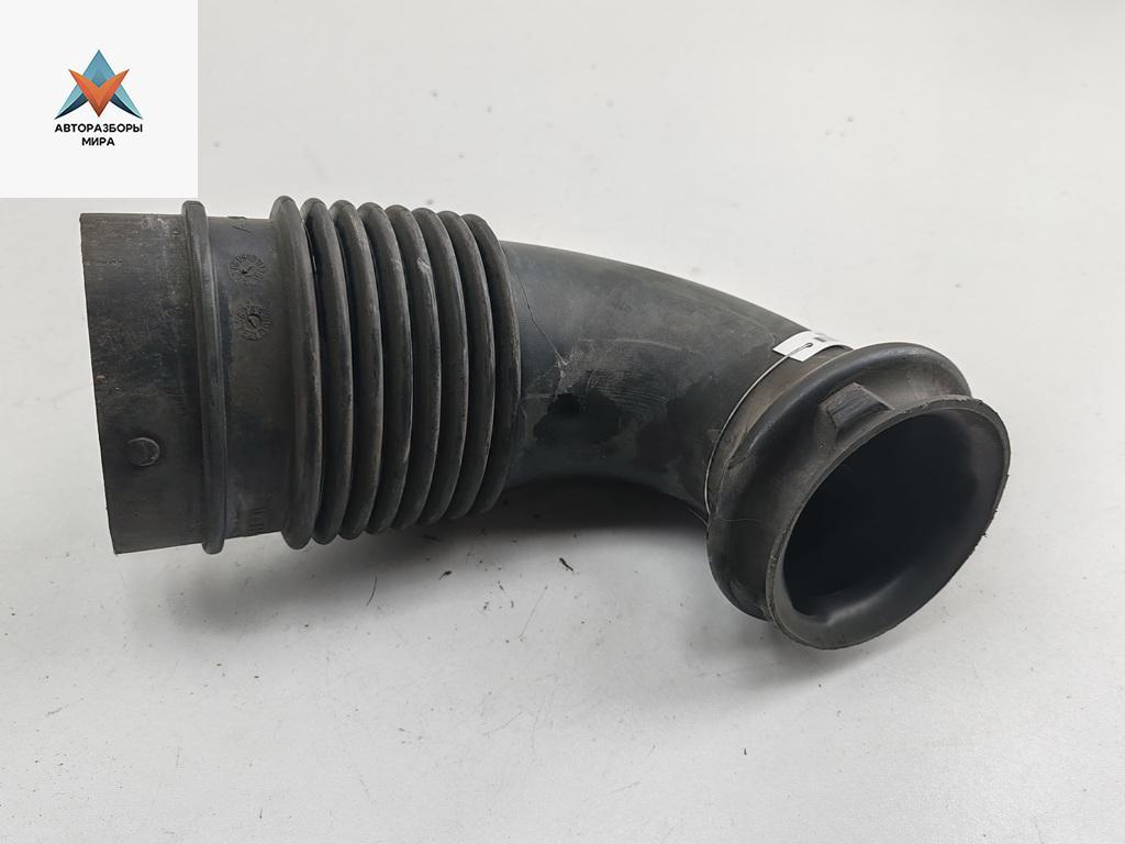 патрубок воздушного фильтра Volkswagen Crafter 1 поколение 2007, 2.5 л., дизель, 9065280024 - фото №1