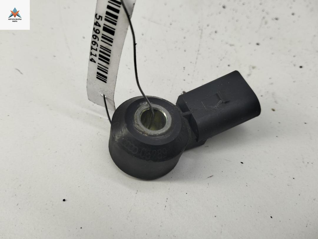 датчик детонации Volkswagen Golf 5 поколение 2003, 1.6 л., бензин, МКПП, чёрный, хетчбэк 3 дв., 030905377C - фото №1