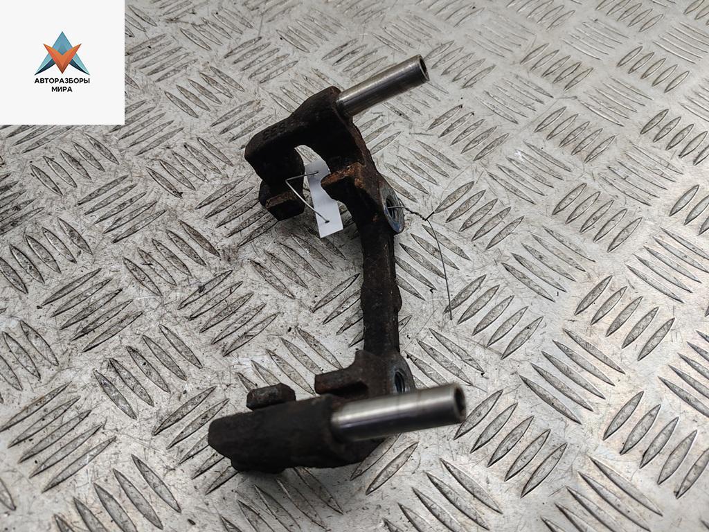 скоба суппорта Opel Vectra C 2002, 1.8 л., бензин, МКПП, синий, седан - фото №1