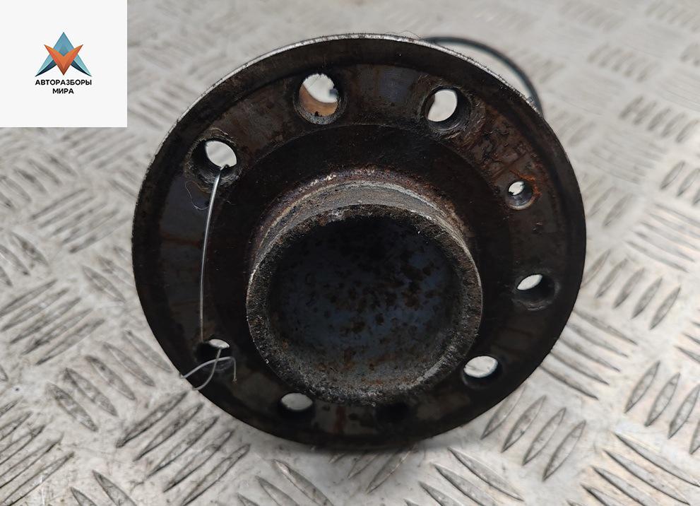 ступица задняя левая Opel Vectra C 2004, 2.2 л., бензин, МКПП, серый, хетчбэк 5 дв. - фото №1