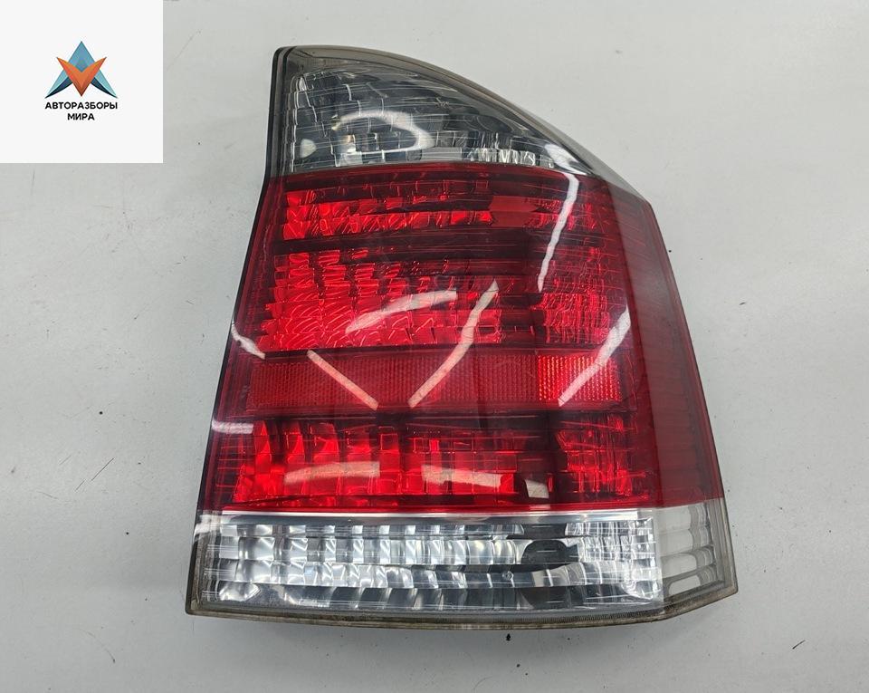 фонарь задний правый Opel Vectra C 2004, 2.2 л., бензин, МКПП, серый, хетчбэк 5 дв., 13157647 - фото №1