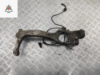 Кулак (корпус ступицы) передний левый Audi A4 B6 2003, 2.4 л., бензин, АКПП, серый, универсал, 8E0257F