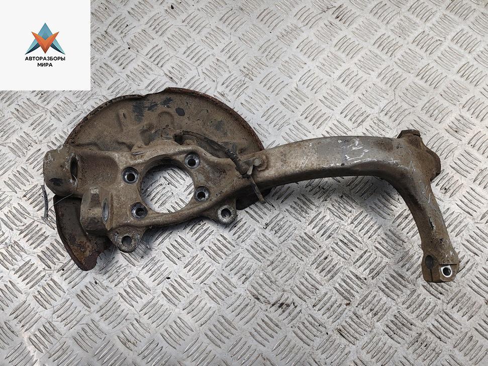 Кулак (корпус ступицы) передний правый Audi A4 B7 2005, 2.5 л., дизель, АКПП, серый, универсал, 8E0407242B - фото №1