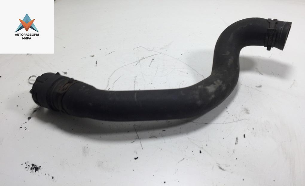 патрубок радиатора Volkswagen Passat B6 2005, 1.6 л., бензин, 1K0122101CK - фото №1