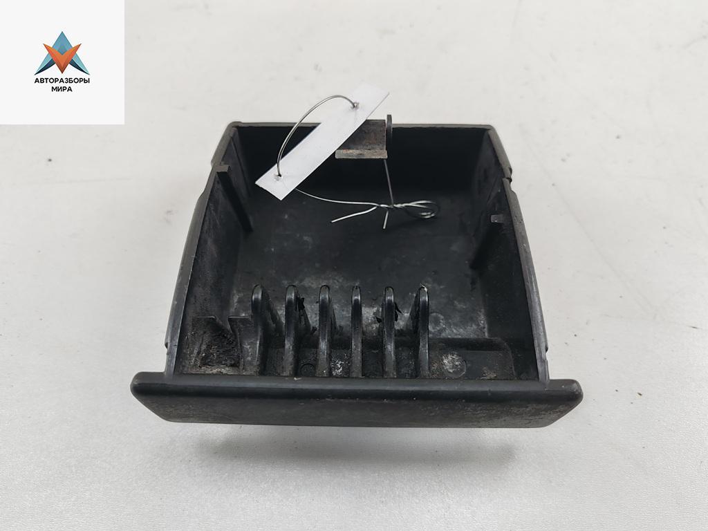 пепельница Volkswagen Transporter T4 1994, 2.4 л., дизель, МКПП, белый, микроавтобус, 281857331 - фото №1