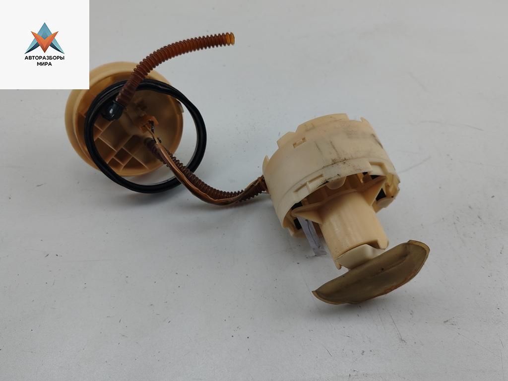 насос топливный Audi A6 4B/C5 1997, 2.4 л., бензин, МКПП, синий, седан, 8E0906087D - фото №1