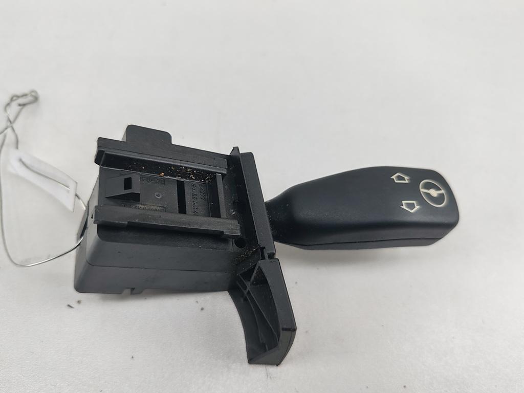 переключатель подрулевой BMW X5 E53 2003, 3.0 л., бензин, МКПП, чёрный, внедорожник 5 дв., 8373901
