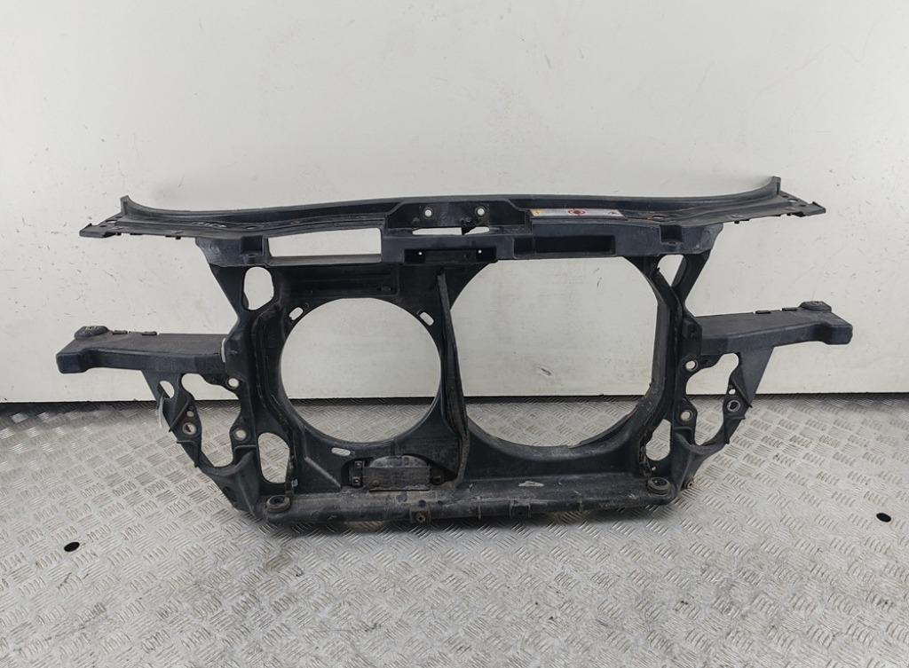 Рамка радиатора Audi A6 C5 1997, 2.4 л., бензин, МКПП, синий, седан, 1853023916