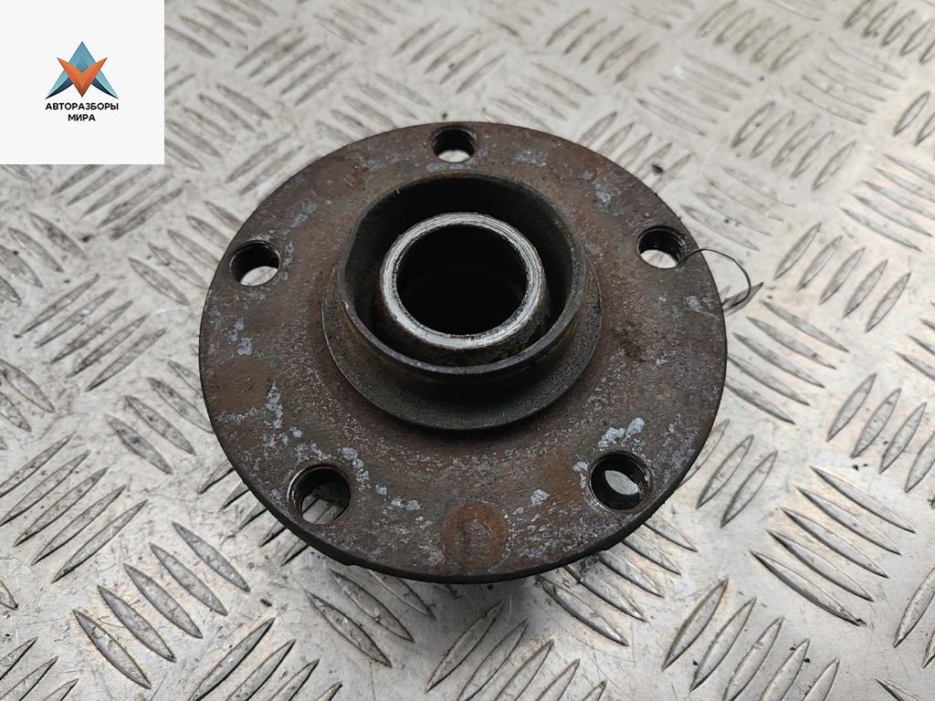 ступица передняя правая Audi A4 B6 2003, 2.4 л., бензин, АКПП, серый, универсал - фото №1