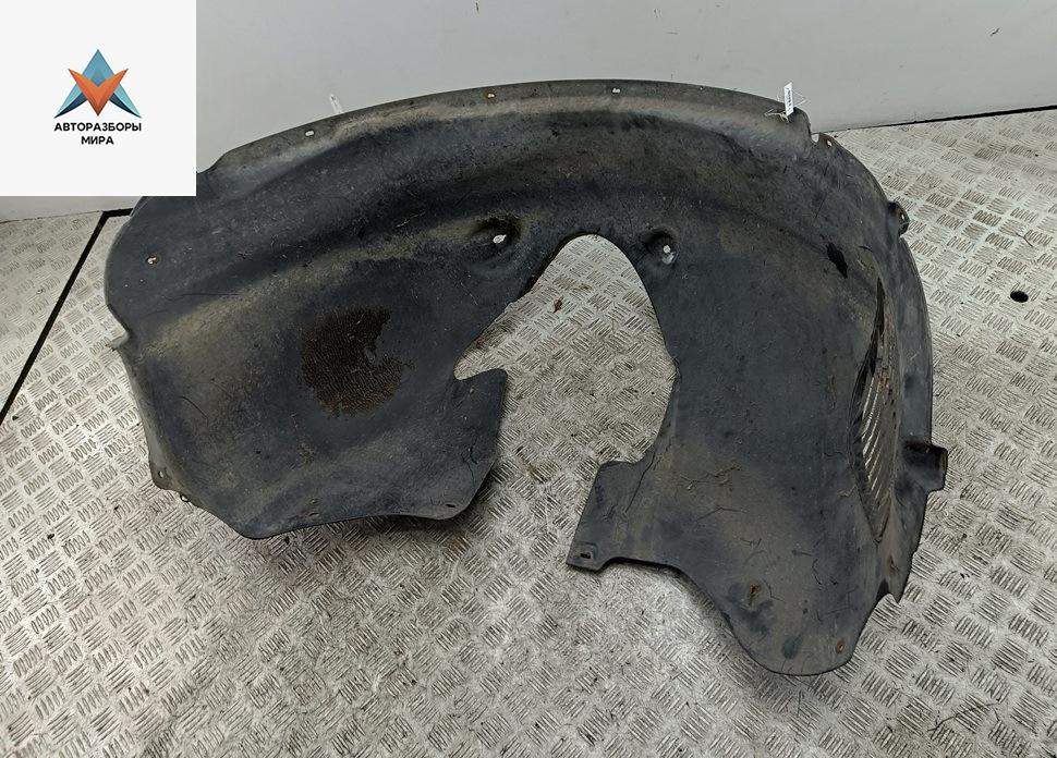 Подкрылок передний правый Volkswagen Touareg 1 поколение 2004, 5.0 л., дизель, внедорожник 5 дв. - фото №1