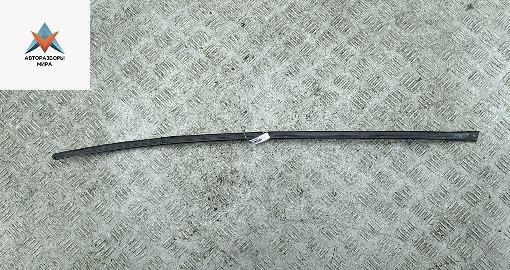 молдинг лобового стекла Volkswagen Passat B6 2006, 2.0 л., дизель, МКПП, красный, универсал, 3CO854328A - фото №1