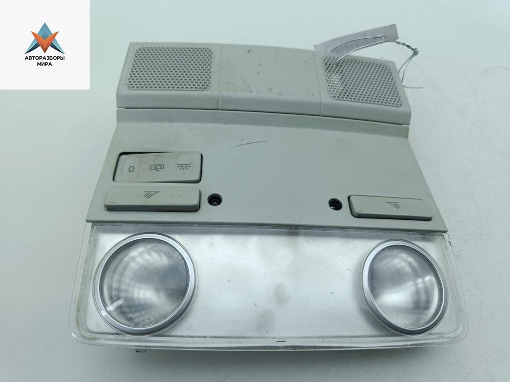 фонарь салона (плафон) Volkswagen Passat B6 2006, 2.0 л., дизель, МКПП, чёрный, универсал, 1K0947105R - фото №1