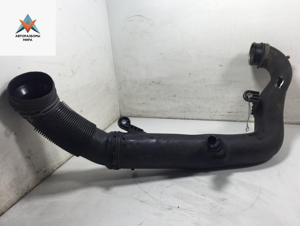 патрубок турбины Skoda Octavia mk2 (A5 1Z) 2004, 2.0 л., дизель, 1K0129654K - фото №1