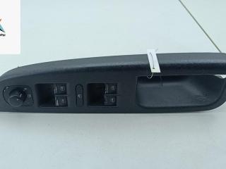 кнопка стеклоподъемника переднего левого Volkswagen Golf 5 поколение 2004, 1.6 л., бензин, АКПП, серый, хетчбэк 5 дв., 1K4959857