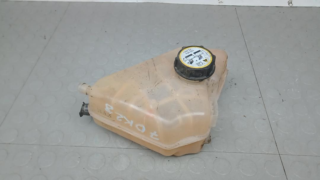 бачок расширительный Ford EcoSport 2 поколение 2015, 1.5 л., бензин, МКПП, внедорожник 5 дв. - фото №1