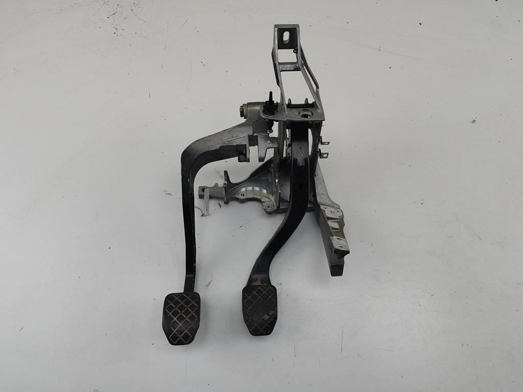 узел педальный (блок педалей) Volkswagen Passat B5 1999, 1.9 л., дизель, МКПП, синий, универсал, 8D1721117K