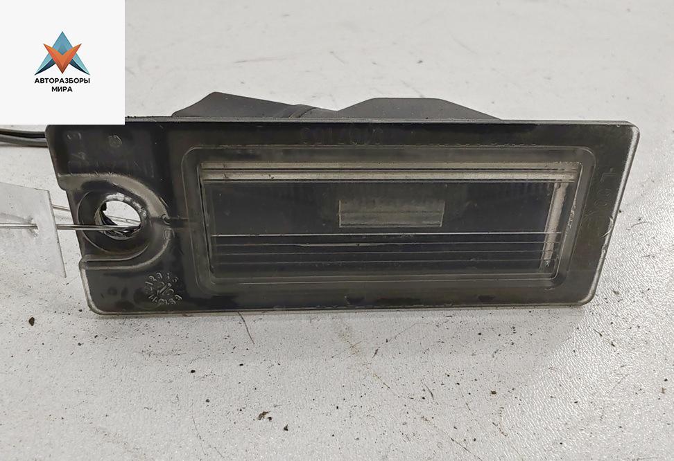 подсветка номера Volvo S80 1 поколение 2000, 2.4 л., бензин, АКПП, серый, седан, 9187153 - фото №1