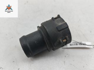 фланец (тройник) системы охлаждения Volkswagen Passat B6 2006, 2.0 л., дизель, МКПП, красный, универсал, 3B0122291C