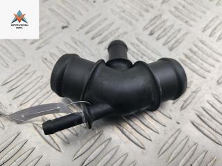 фланец (тройник) системы охлаждения Skoda Octavia mk1 (A4 1U) 2003, 2.0 л., бензин, МКПП, синий, хетчбэк 5 дв.