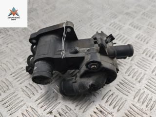 корпус термостата Volkswagen Golf 5 поколение 2004, 1.4 л., бензин, МКПП, чёрный, хетчбэк 3 дв., 032121111