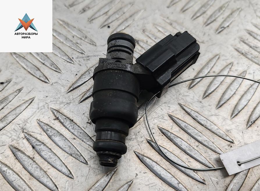 форсунка Audi A3 8P 2003, 1.6 л., бензин, МКПП, серый, хетчбэк 3 дв., 06A906031BT - фото №1