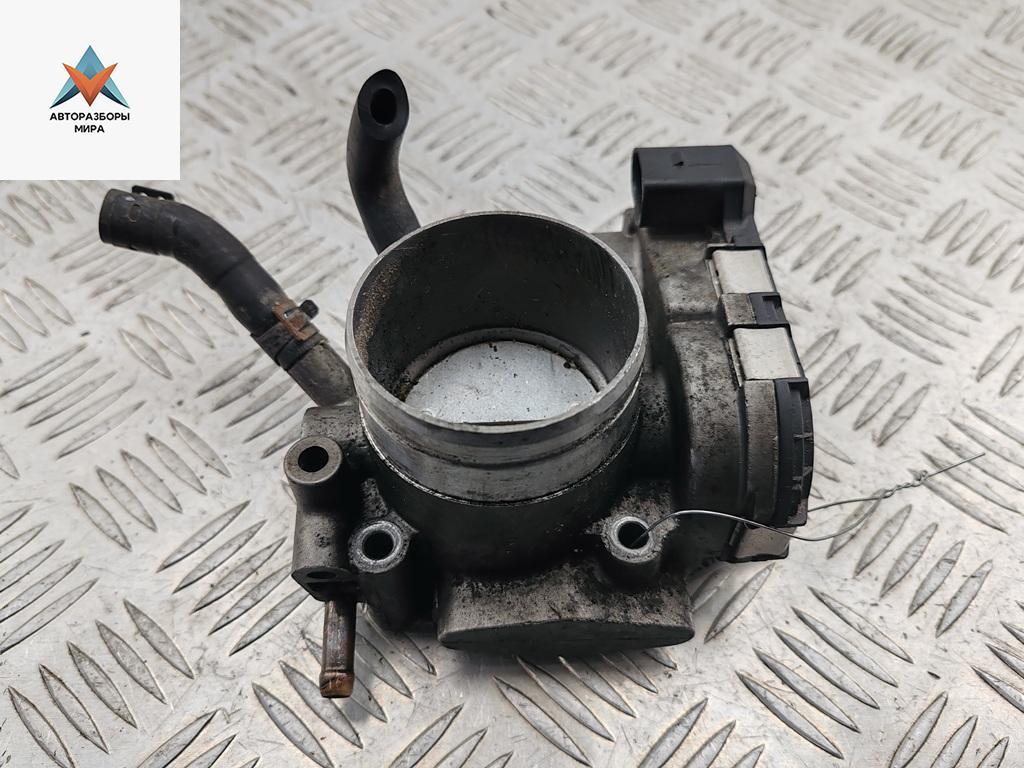 заслонка дроссельная Audi A4 B6 2002, 2.0 л., бензин, МКПП, синий, универсал, 06D133062 - фото №1