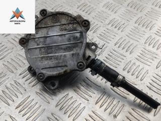 насос вакуумный Audi A4 B6 2002, 2.0 л., бензин, МКПП, синий, универсал, 06D145100D